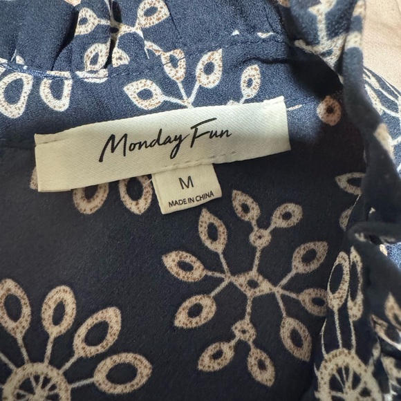 Navy and White Patterned Garment - Picture 3 of 3